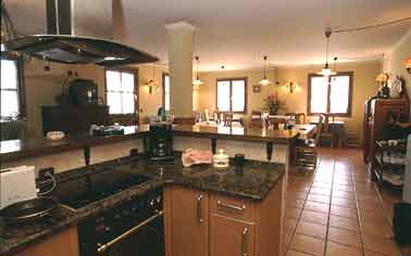 Interior of farmhouse - Interior del caserío
