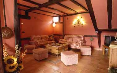 Interior of farmhouse - Interior del caserío